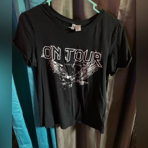 Divided H&M Queen Concert tee